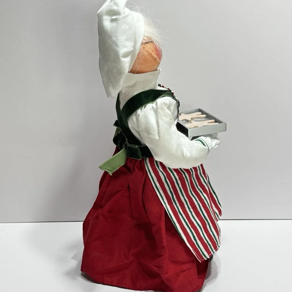 Vintage 2004 ANNALEE Doll Mrs Claus Baking Tray Gingerbread COOKIES Standing 14
